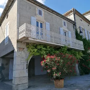 Cahors Sud : Maison Quercynoise Avec Vue Sur Place Du Village Hébergement de vacances